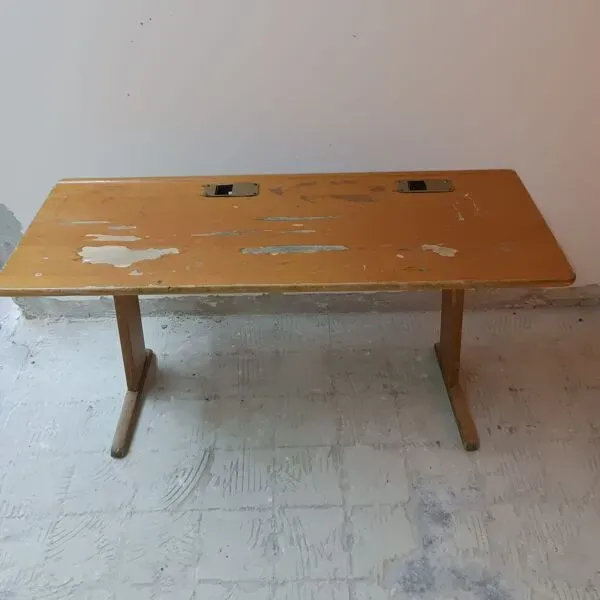 Illustration numéro 5 du produit Table école avec encrier metal vintage Casala