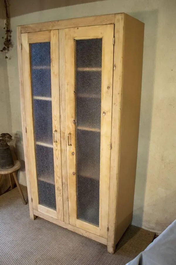 Illustration numéro 5 du produit Armoire vitrée