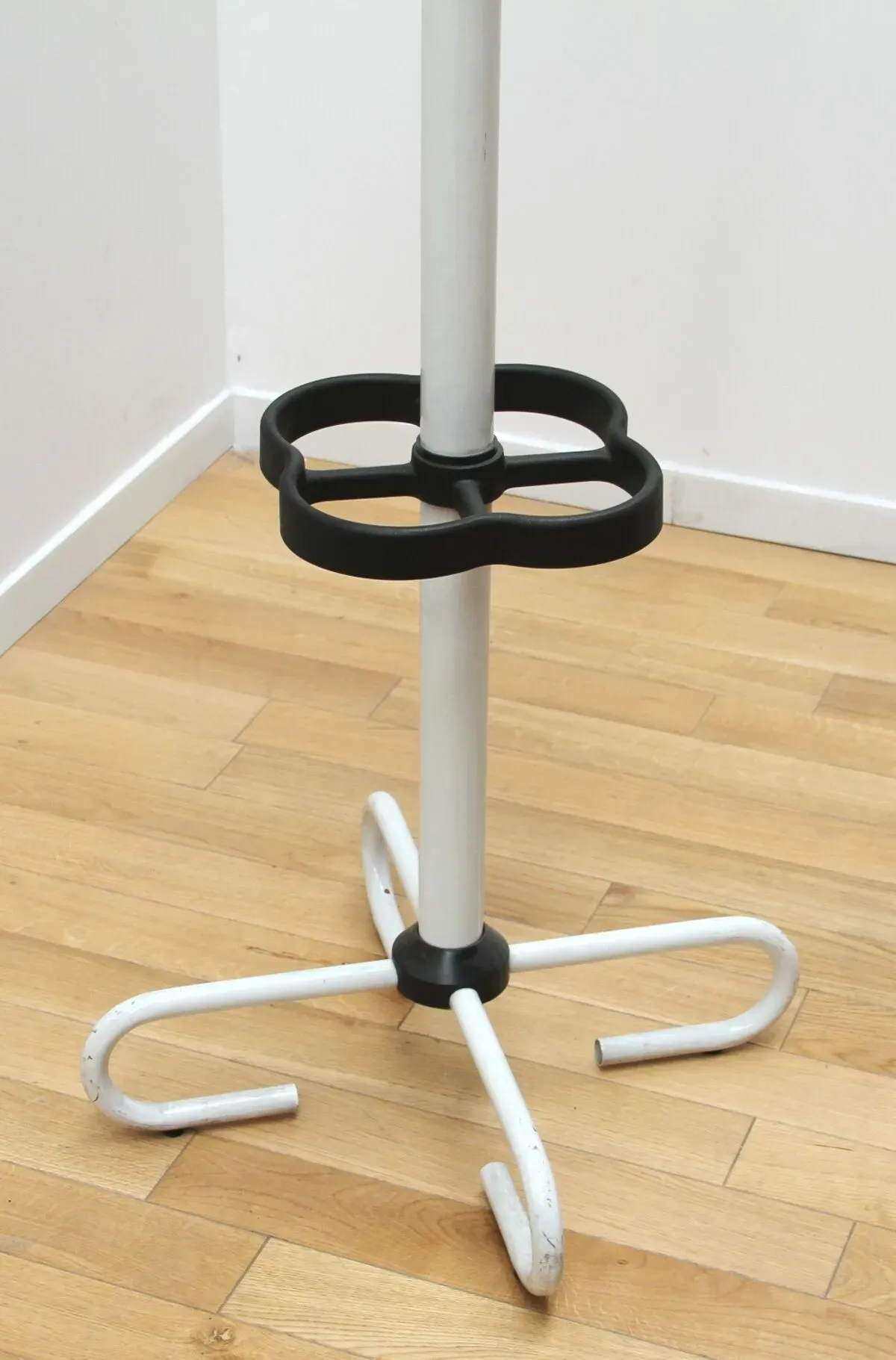 Illustration numéro 5 du produit Portemanteau design