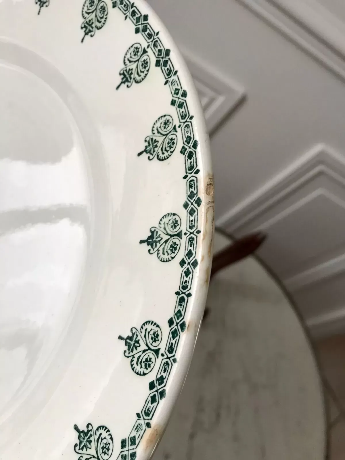 Illustration numéro 5 du produit Plat rond Terre de Fer Saint-Amand fin XIXème