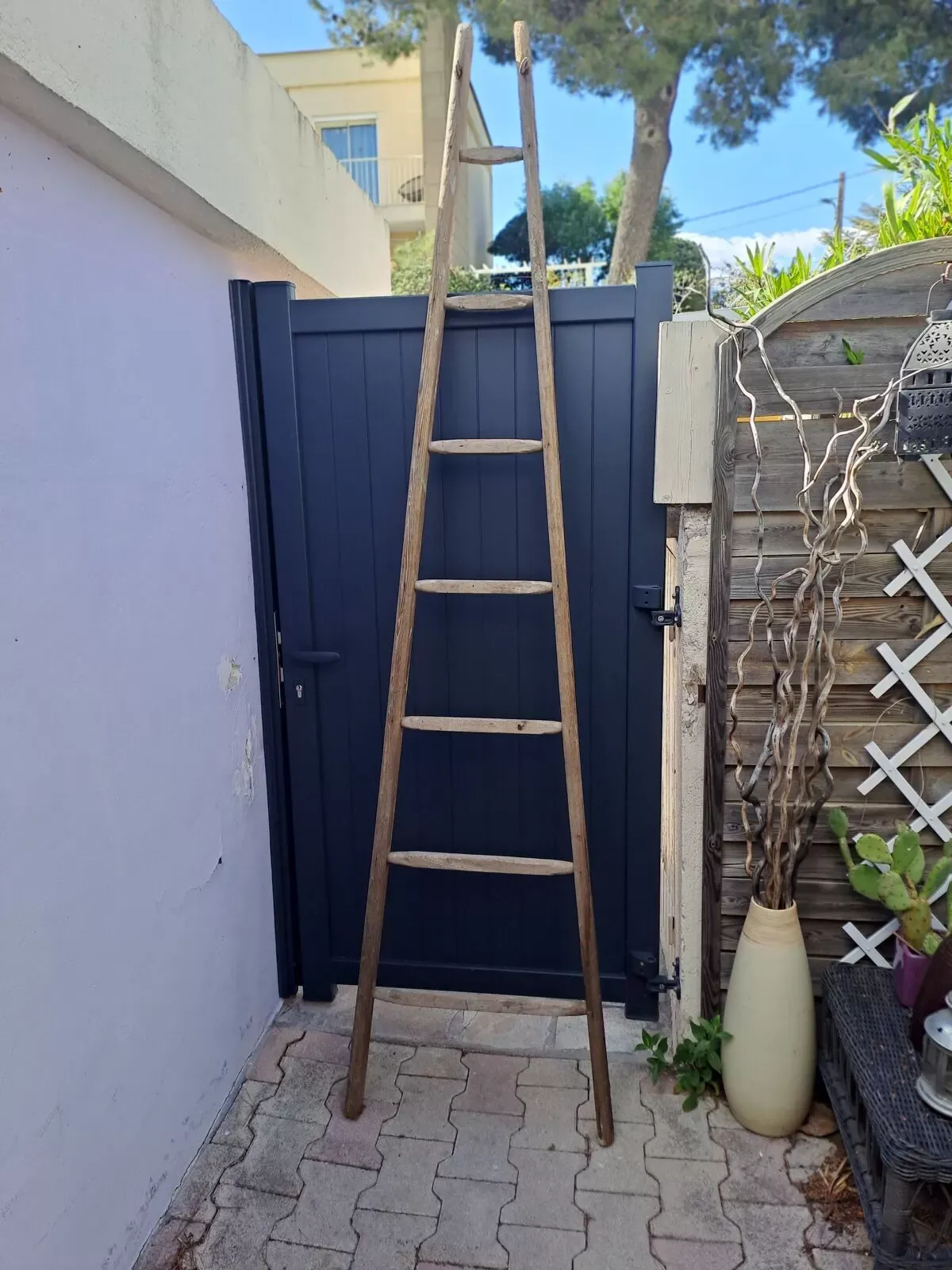 Illustration numéro 5 du produit Echelle de cueillette en bois vintage 7 barreaux