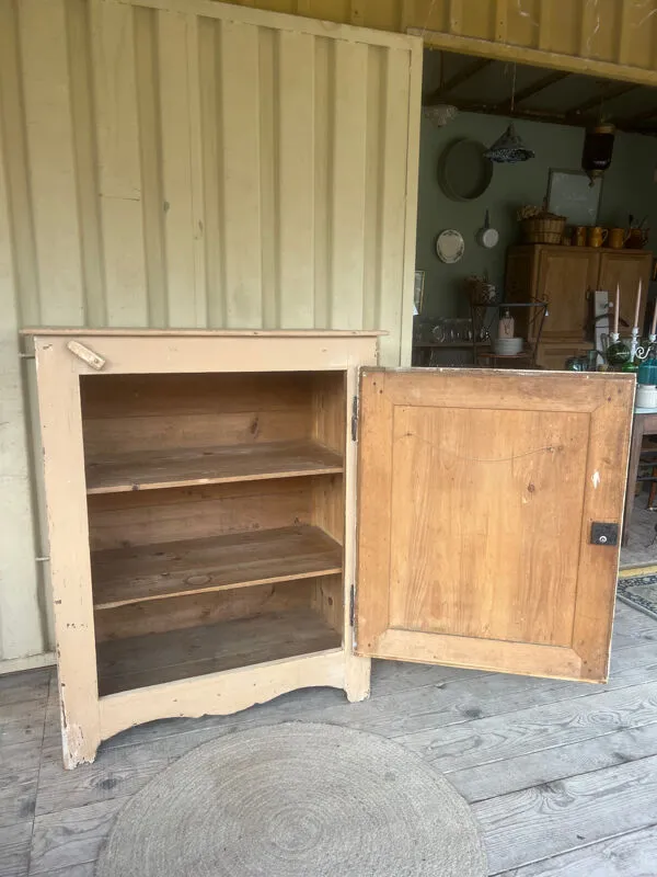 Illustration numéro 5 du produit Buffet confiturier