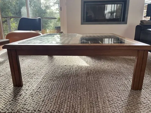 Illustration numéro 5 du produit Grande table basse artisanale en bois exotique + gigogne