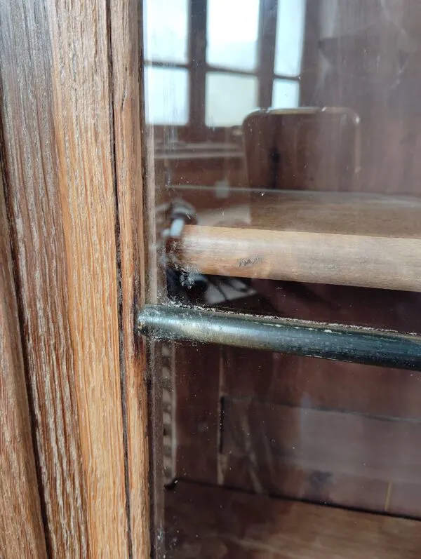 Illustration numéro 5 du produit Ancienne armoire bibliothèque restaurée