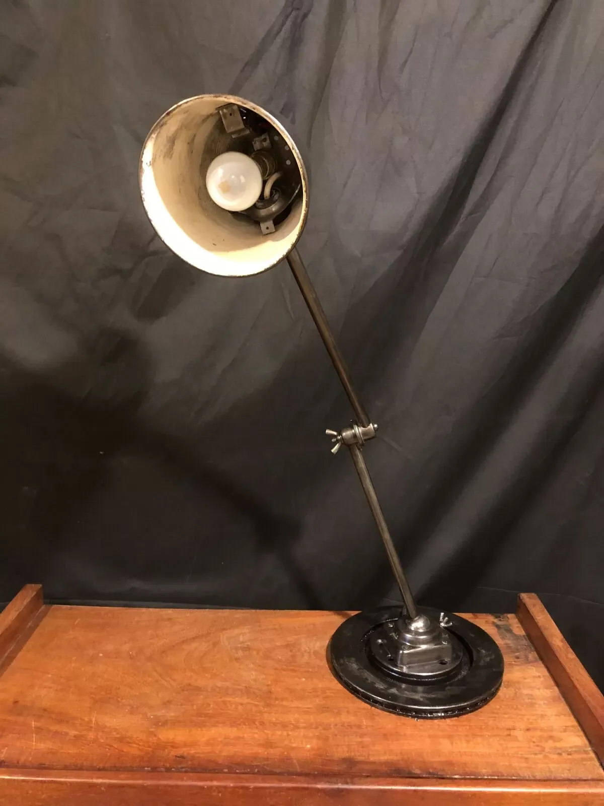 Illustration numéro 5 du produit Lampe industrielle année 1930 usine TS