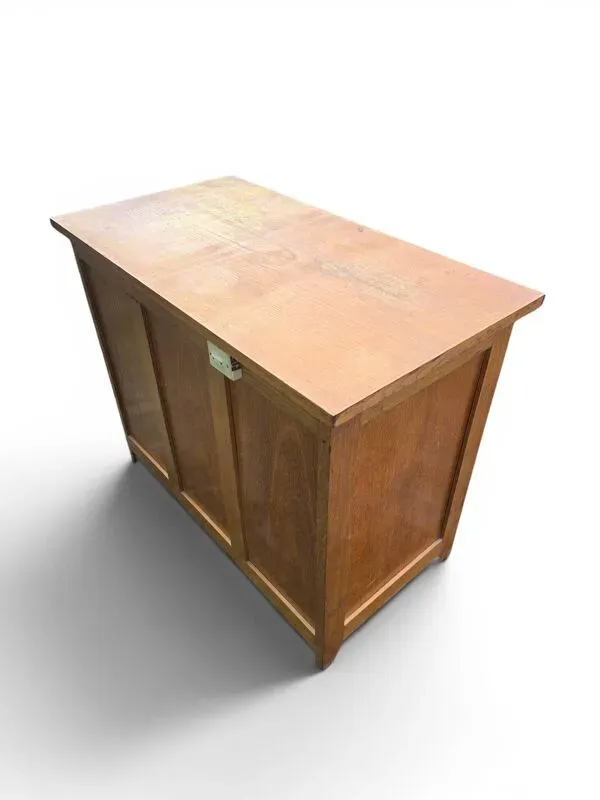 Illustration numéro 5 du produit Bureau vintage en chêne clair avec caisson et tablette coulissante