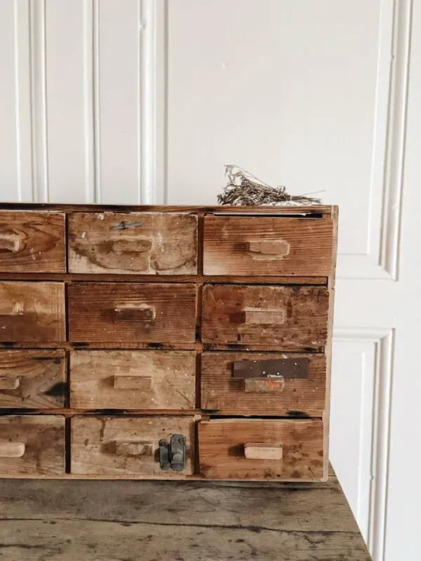 Illustration numéro 5 du produit Meuble de métier