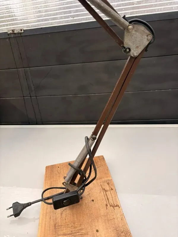 Illustration numéro 5 du produit Ancien Lampe Articulée Industrielle Architecte Vintage Marron
