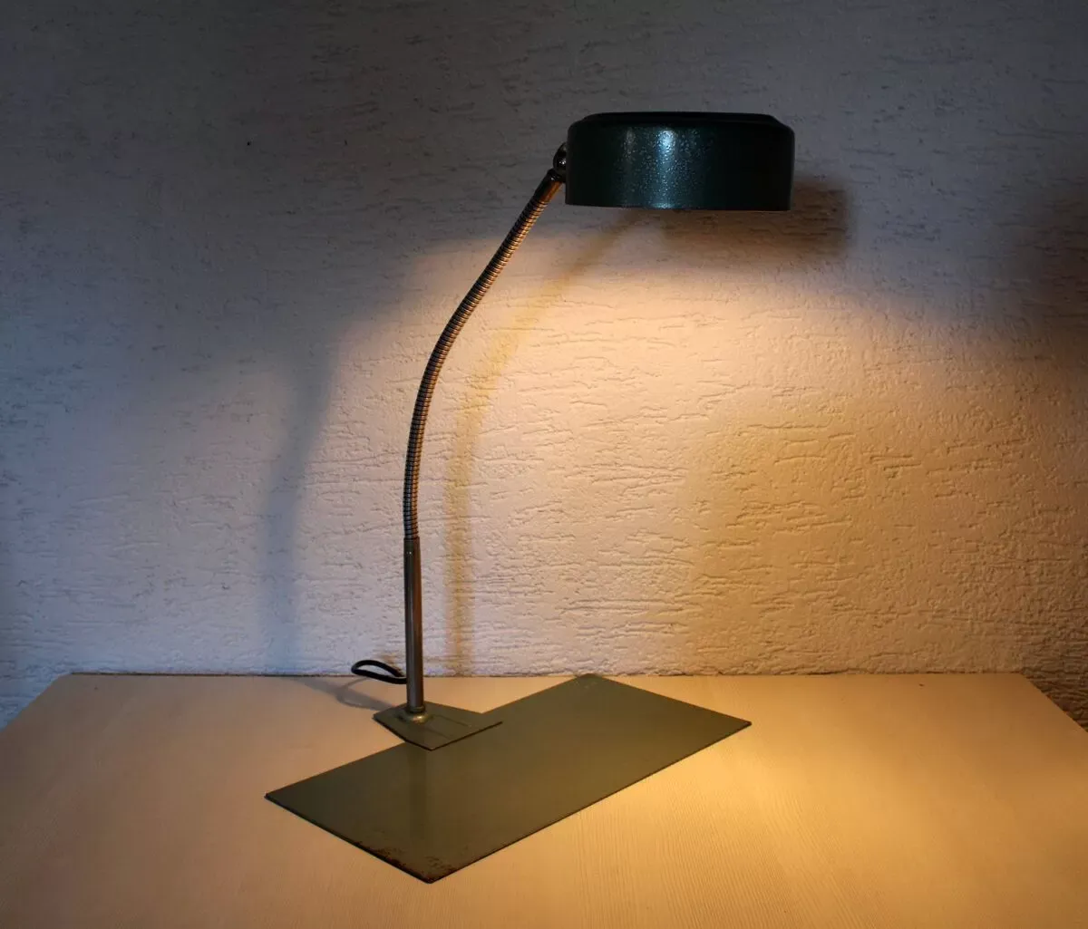 Illustration numéro 5 du produit Lampe de bureau industrielle 1950