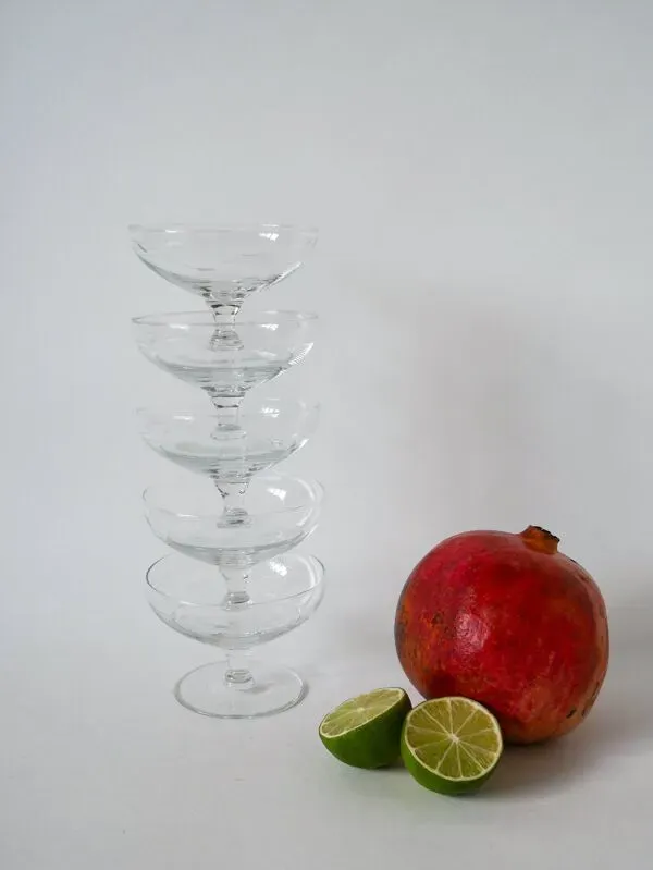 Illustration numéro 5 du produit Lot de 5 coupes à champagne en cristal gravé