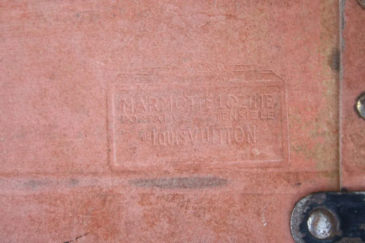 Illustration numéro 5 du produit Malle Louis Vuitton marmotte lozine