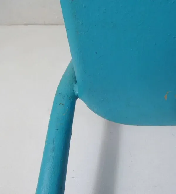 Illustration numéro 5 du produit Ancienne chaise de jardin Tolix