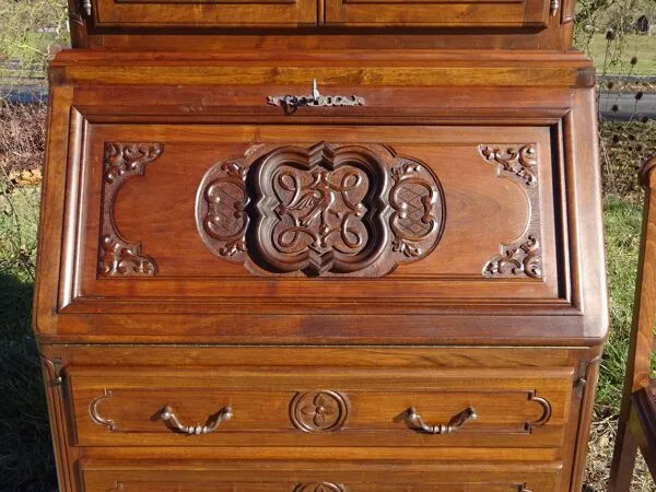 Illustration numéro 5 du produit Meuble 3 en 1 commode, secrétaire et vitrine, en noyer