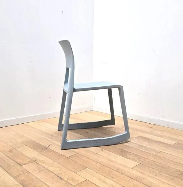 Illustration numéro 5 du produit Suite de 3 chaises Tip Ton, Vitra