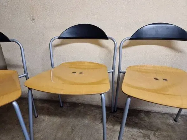 Illustration numéro 5 du produit 4 chaises en hêtre MB9918 par Vico Magistretti pour Fritz Hansen