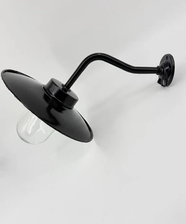 Illustration numéro 5 du produit Lampe de cour