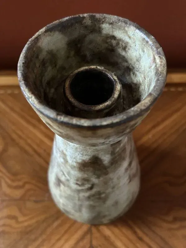 Illustration numéro 5 du produit Bougeoir en céramique signé A. Kostanda – Vallauris, années 1950