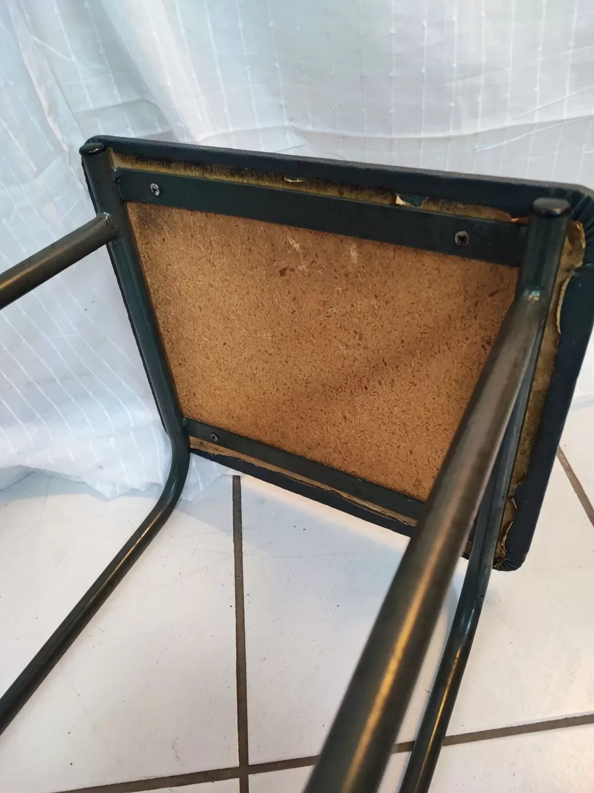 Illustration numéro 5 du produit Desserte table de chevet industriel