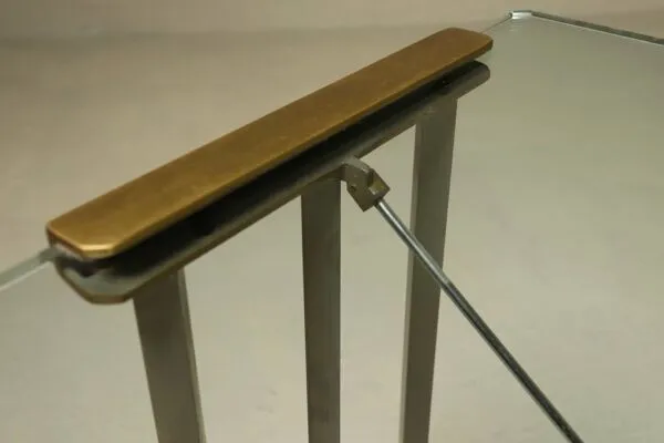 Illustration numéro 5 du produit Table console en laiton, plateau en verre par Peter Ghyczy, années 1970