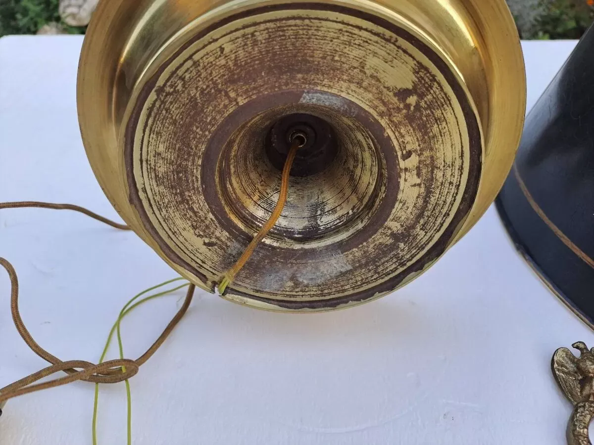 Illustration numéro 5 du produit Lampe bouillotte style Empire en bronze et tôle