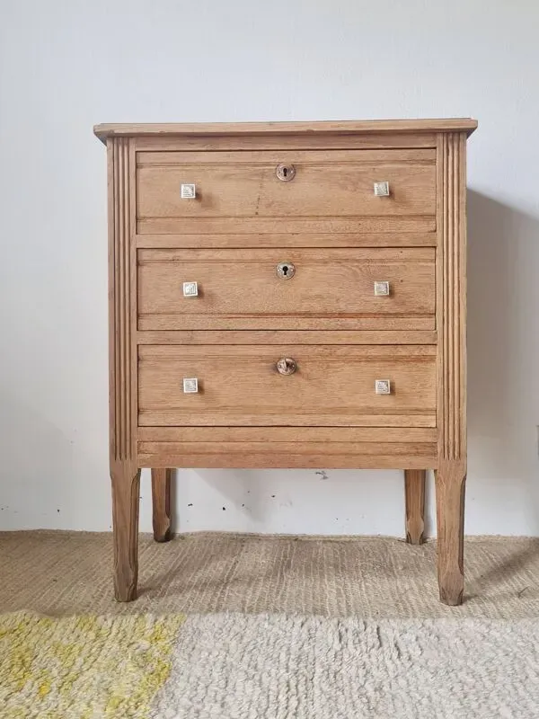 Illustration numéro 5 du produit Petite commode 3 tiroirs bois brut- finition bois brut - 81 cm