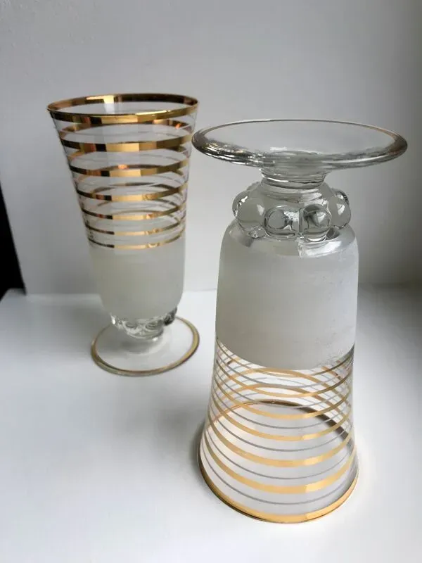 Illustration numéro 5 du produit Paire de vases granité et liserés dorés années 60