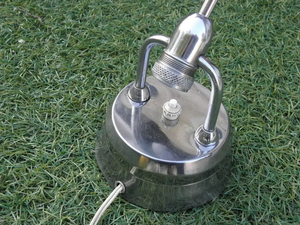 Illustration numéro 5 du produit Lampe de table âge industriel