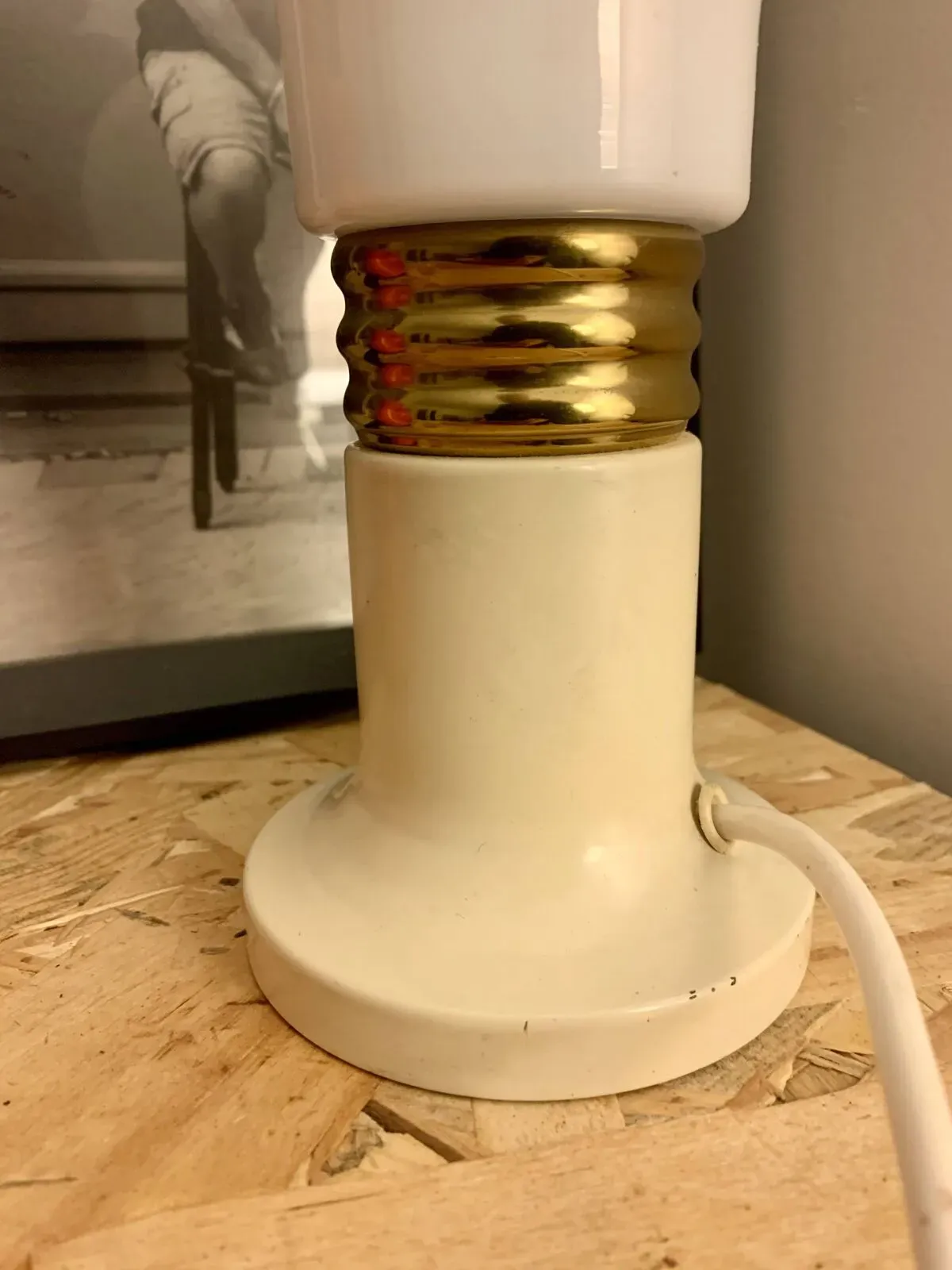 Illustration numéro 5 du produit Lampe vintage ampoule design italien rétro