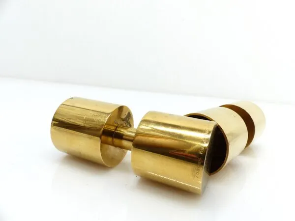 Illustration numéro 5 du produit Paire de bougeoirs Zoégas Kaffe en laiton massif, Suède 1976