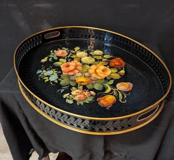 Illustration numéro 5 du produit Grand plateau ovale en tôle peinte, style Napoléon III