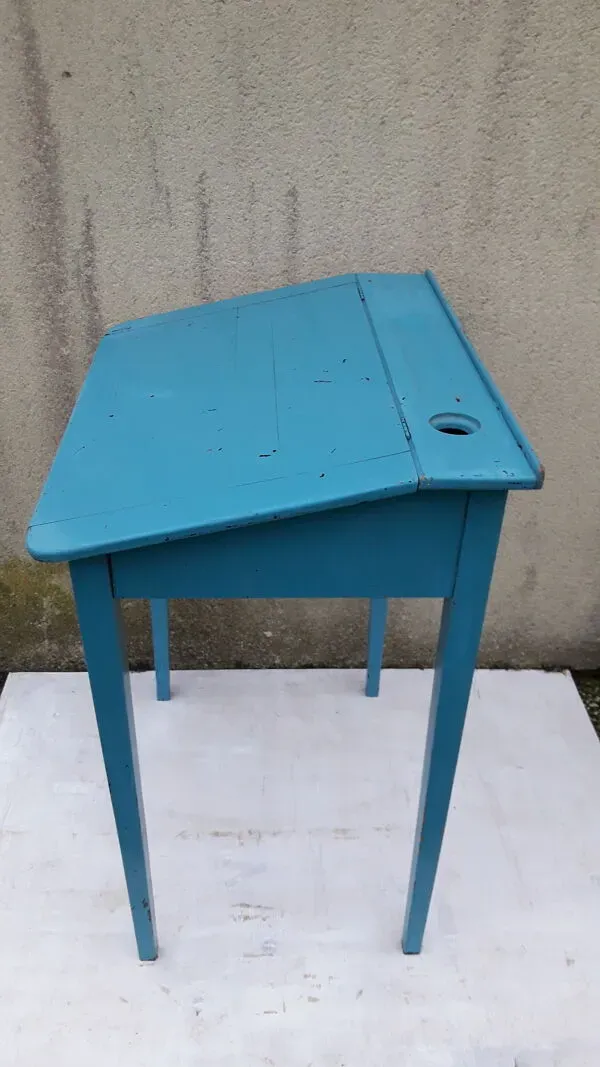 Illustration numéro 5 du produit Pupitre écolier bleu  avec emplacement encrier