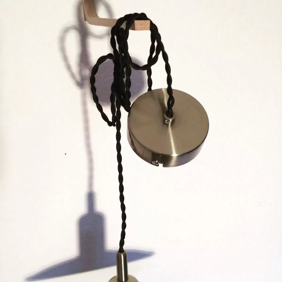 Illustration numéro 5 du produit Suspension verte 1950