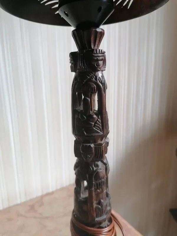 Illustration numéro 5 du produit Lampe originale  abat jour en tole