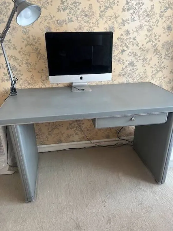 Illustration numéro 5 du produit bureau en métal années 70