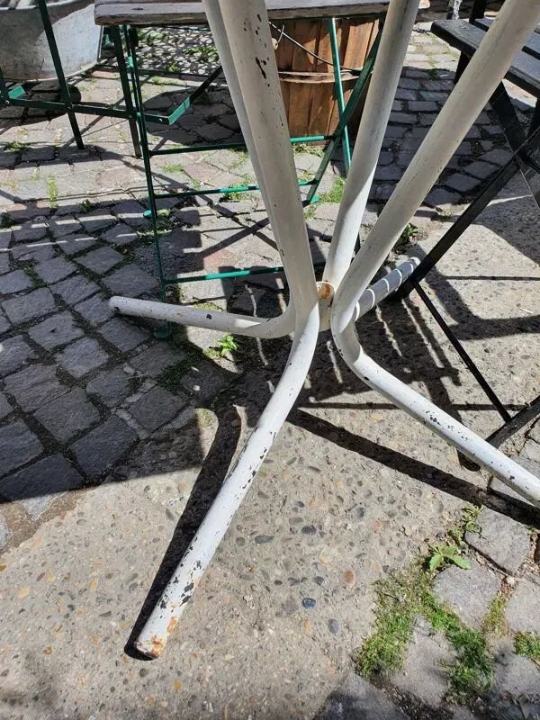 Illustration numéro 5 du produit Gueridon Tolix