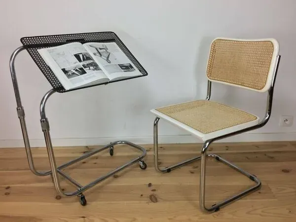 Illustration numéro 5 du produit Desserte modulable ''L'Adap-Table'', en tôle perforée et chrome