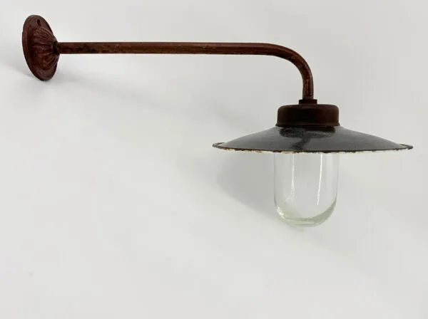 Illustration numéro 5 du produit Lampe de cour