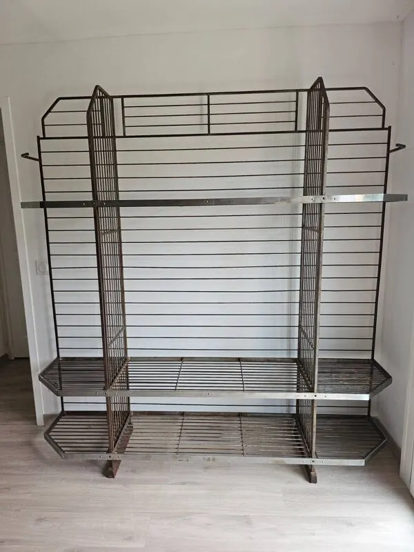Illustration numéro 5 du produit Grande étagère de boulangerie design industriel