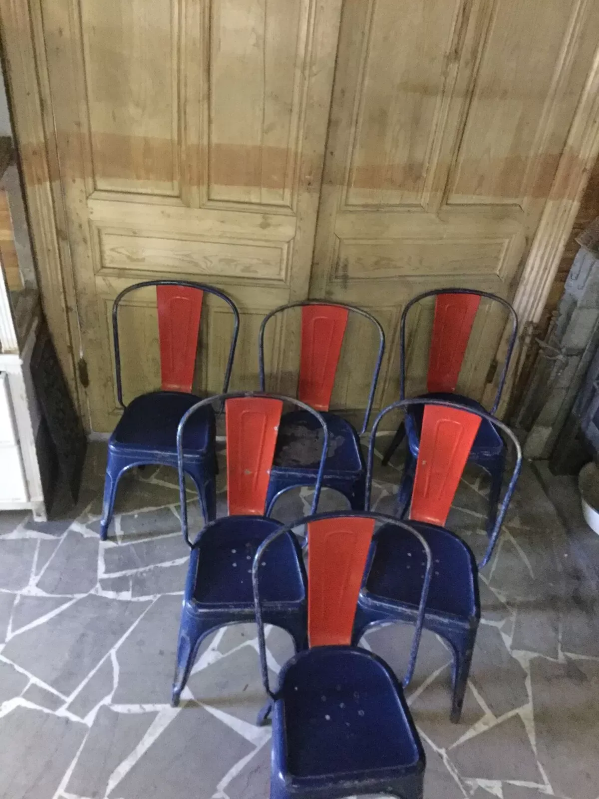 Illustration numéro 5 du produit 6 anciennes chaises Tolix