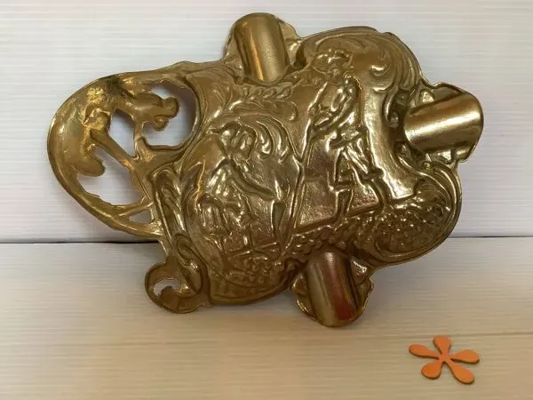 Illustration numéro 5 du produit Vide poche cendrier gargouille souffleurs de verre laiton