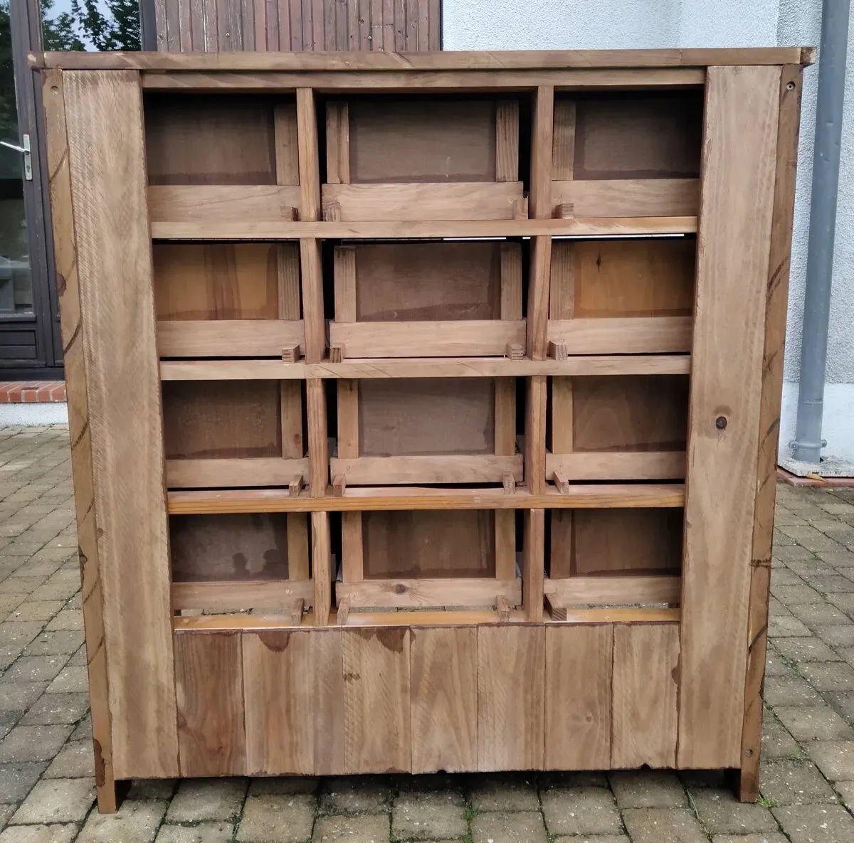 Illustration numéro 5 du produit Meuble de métier