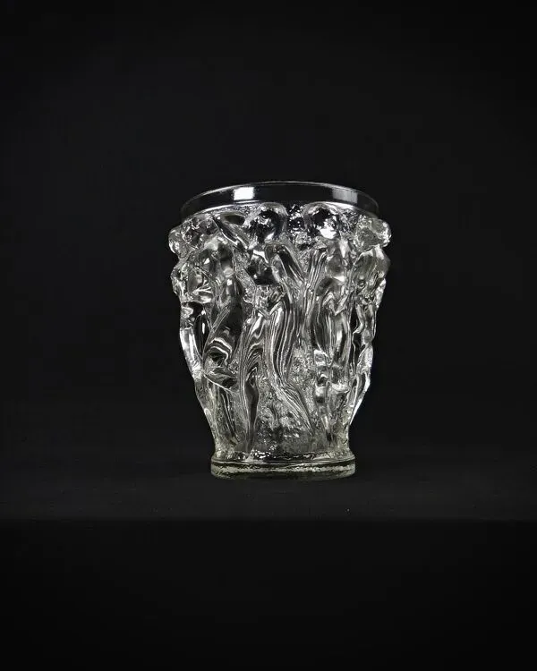 Illustration numéro 5 du produit Vase Lalique Bacchantes non signé en cristal clair vintage milieu XXème