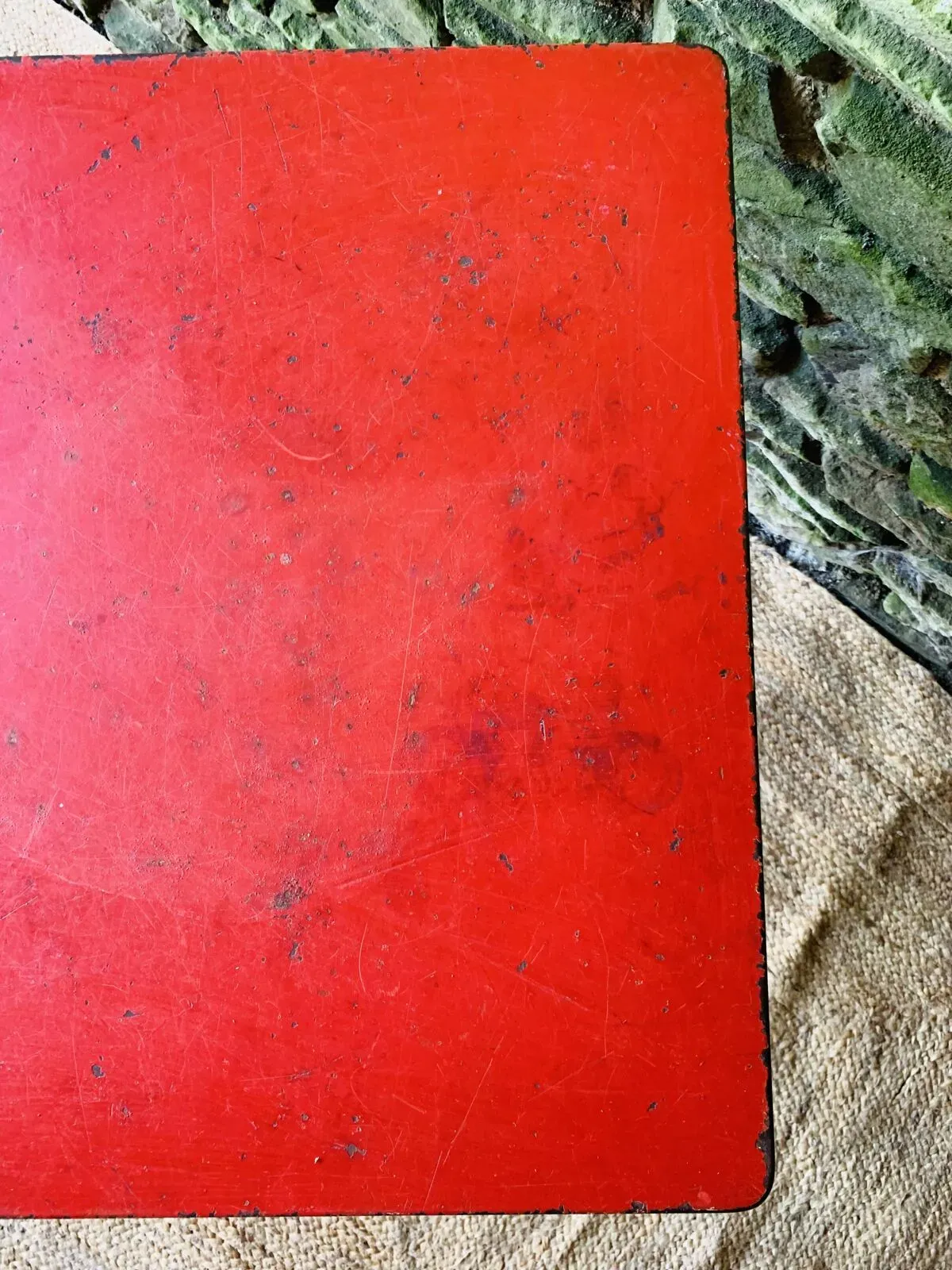 Illustration numéro 5 du produit Table en métal Tolix T55 année 50