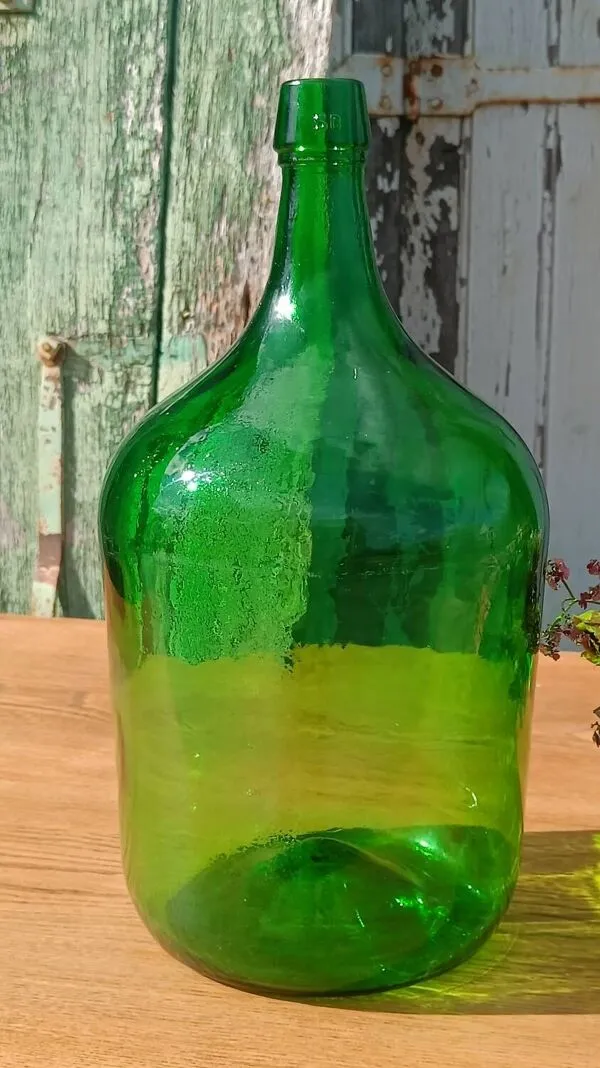 Illustration numéro 5 du produit Superbe dame jeanne ancienne en verre vert