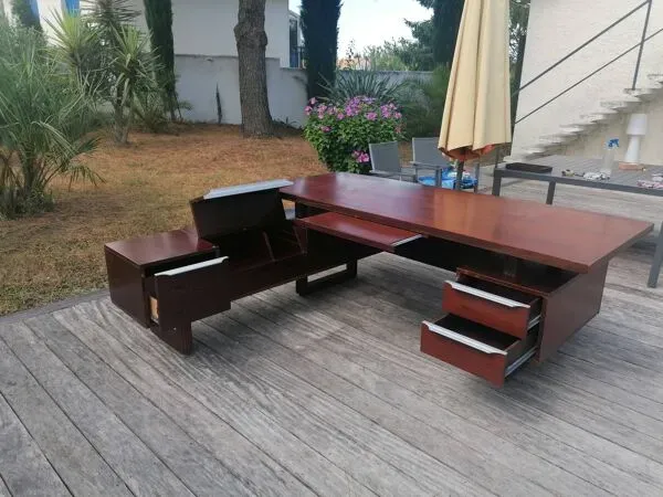 Illustration numéro 5 du produit Bureau type ''direction