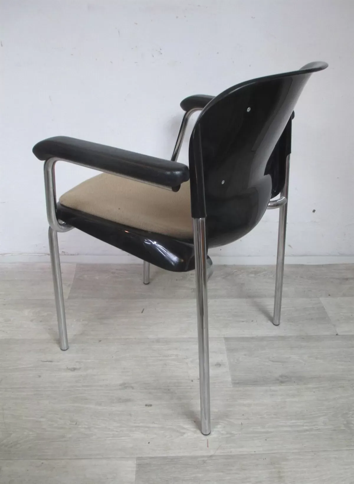 Illustration numéro 5 du produit Ensemble de trois chaises par G. Lange Allemagne années 1980