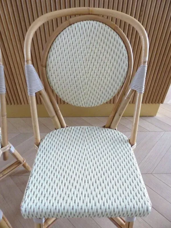 Illustration numéro 5 du produit Paire chaises bistrot Parisien Maison Louis Drucker rotin clair de Manille
