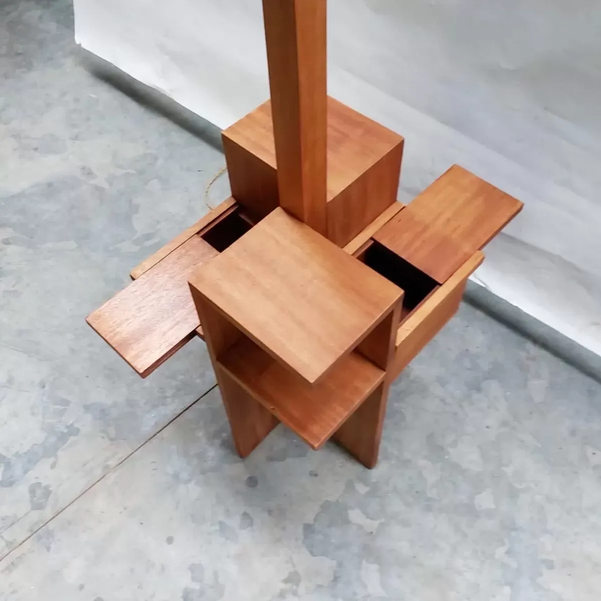 Illustration numéro 5 du produit Lampe bibliothèque art déco