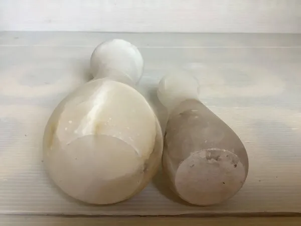 Illustration numéro 5 du produit Paire de vases en albâtre