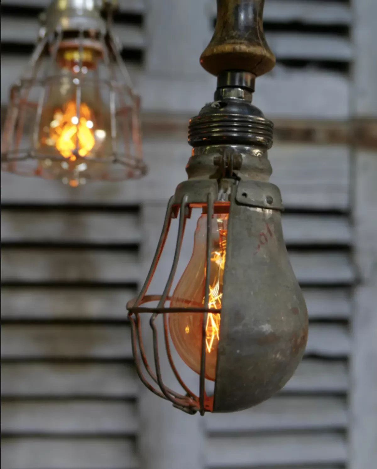 Illustration numéro 5 du produit Ensemble de 5 baladeuses industrielles des USA